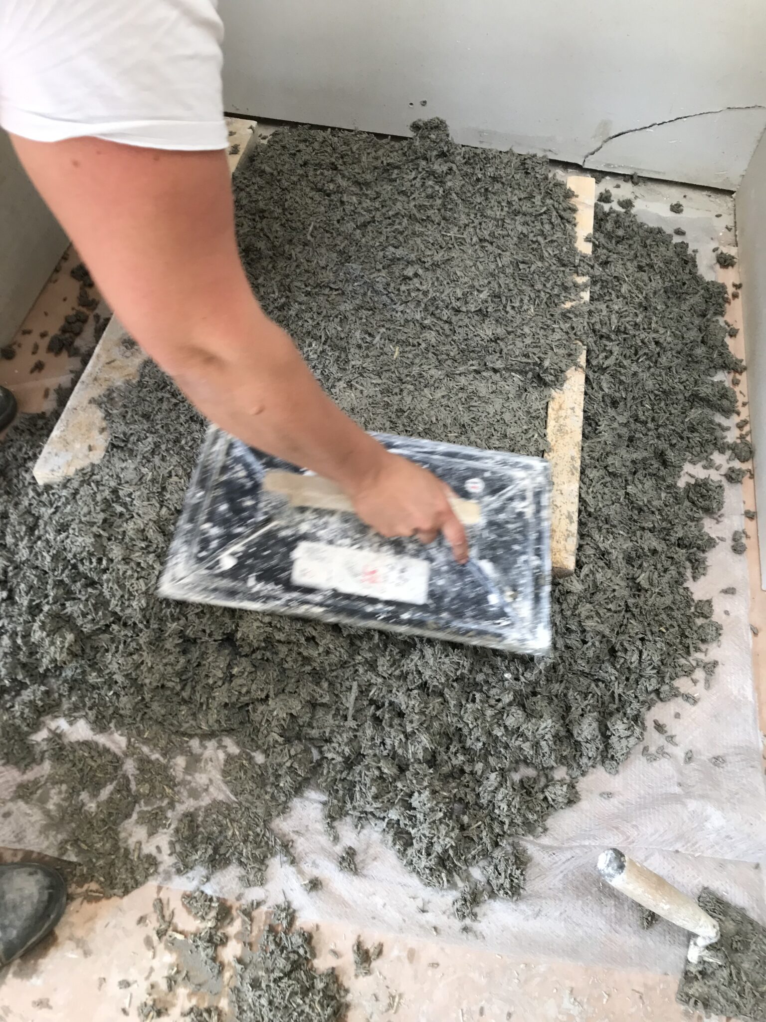 Faire une dalle isolante en béton de chanvre à portée de mains — free download